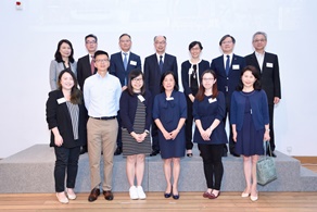 The Secretary for Transport and Housing, Mr Frank Chan Fan (back row, centre) took pictures with guests and company representatives.