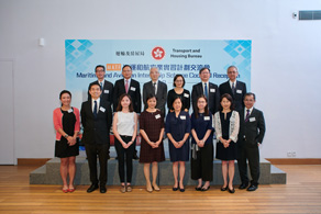 The Permanent Secretary for Transport and Housing (Transport), Mr Joseph Lai Yee Tak (back row, third left) took pictures with guests and company representatives.