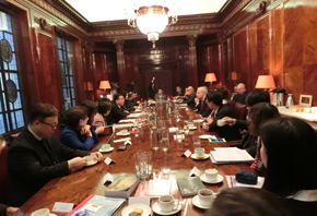 The Secretary for Transport and Housing, Professor Anthony Cheung Bing-leung (sixth left) and the Hong Kong Maritime and Port Board (HKMPB) delegation meet with London Maritime Arbitrators Association to update them the latest maritime arbitration developments in Hong Kong.