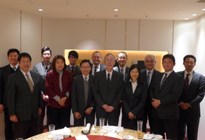 香港海運港口局代表團在東京與海事相關組織會面。