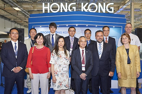 The Under Secretary for Transport and Housing, Dr Raymond So Wai-man attended Posidonia 2018 on 4 June 2018.  Dr So (front row, fourth left) is pictured with exhibitors and guests at the opening ceremony of the Hong Kong Pavilion.