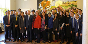 The Secretary for Transport and Housing, Mr Frank Chan, (front row; left 4), Commission for Maritime and Port Development, Ms Angela Lee (front row; left 6), Director-General of London ETO, Ms Priscilla To (front row; left 3), Chairman of the Board’s Manpower Development Committee, Mr Willy Lin (front row; right 2), Chairman of the Board’s Promotion and External Relations Committee, Ms Agnes Choi (front row; right 6) and the delegation held a meeting with Danish Shipping, Baltic and International Maritime Council (BIMCO) and Danish Shipbrokers Association.