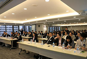 Views and experiences are shared by experts from shipping industry in Hong Kong, China and overseas markets.