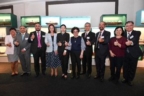 The Maritime Professional Promotion Federation and other maritime organisations jointly held a press conference, entitled "A Successful Maritime Professional Series", at the Hong Kong Maritime Museum today (July 8). Picture shows the first Hong Kong woman to have qualified as the chief engineer of seagoing vessels, Miss Joanna Kwok (fifth left), with guests at the press conference.