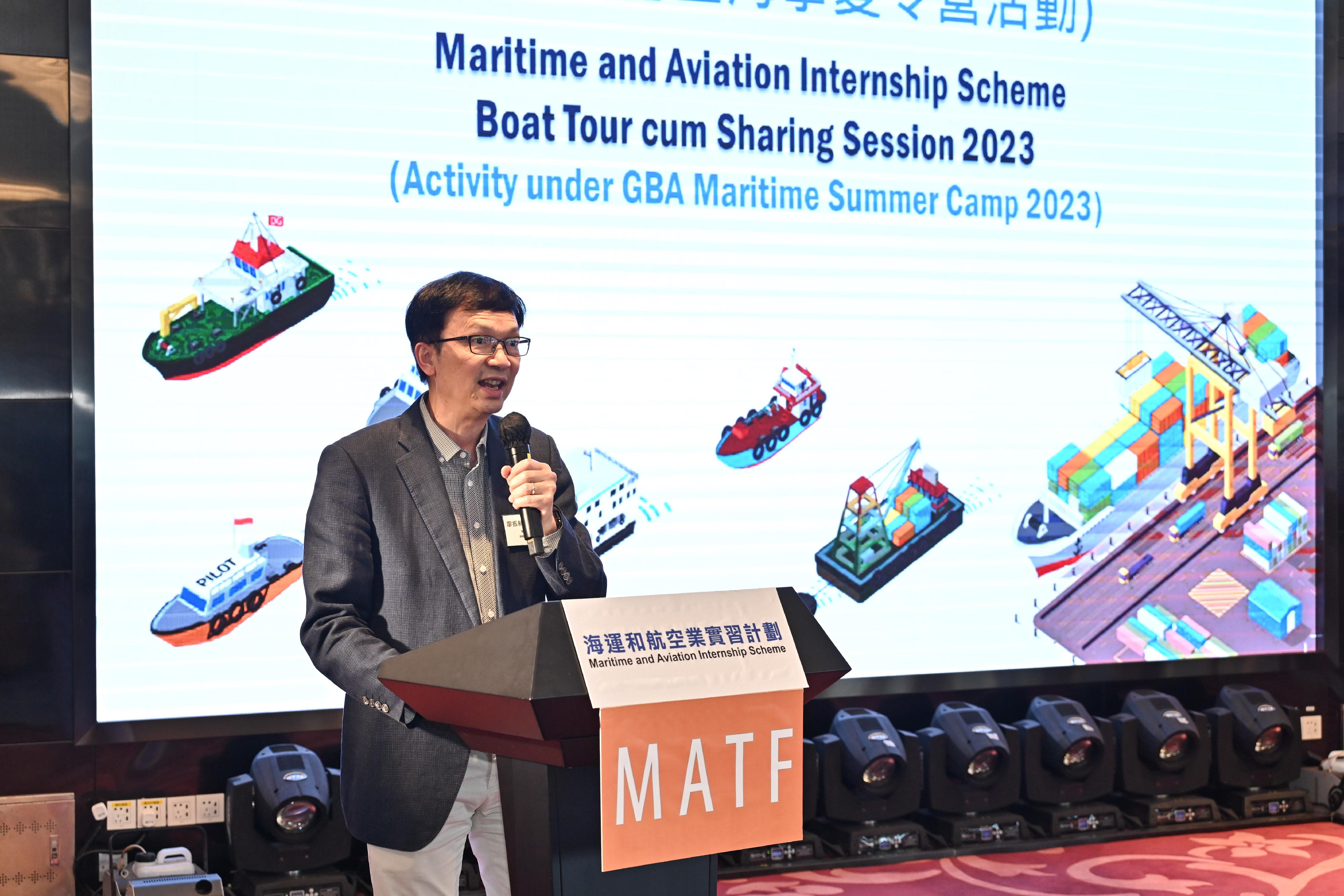 The Acting Secretary for Transport and Logistics, Mr Liu Chun-san, delivers a speech at the Maritime and Aviation Internship Scheme Boat Tour cum Sharing Session today (July 14) to encourage students of tertiary institutions and secondary schools to join the two sectors after graduation.